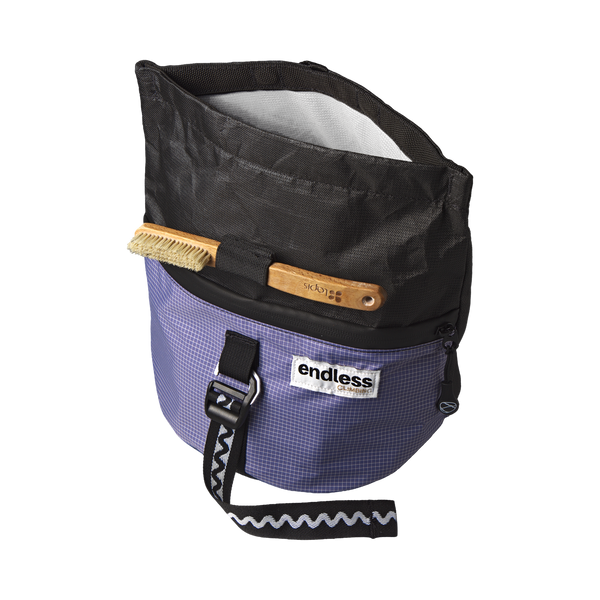 Magnetic Brush Bucket in Black Stoneflower, open