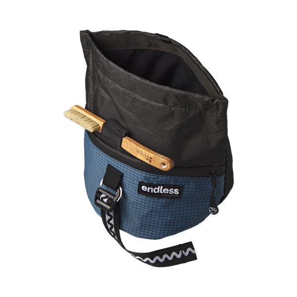 Magnetic Brush Bucket in Blue Smoke, open