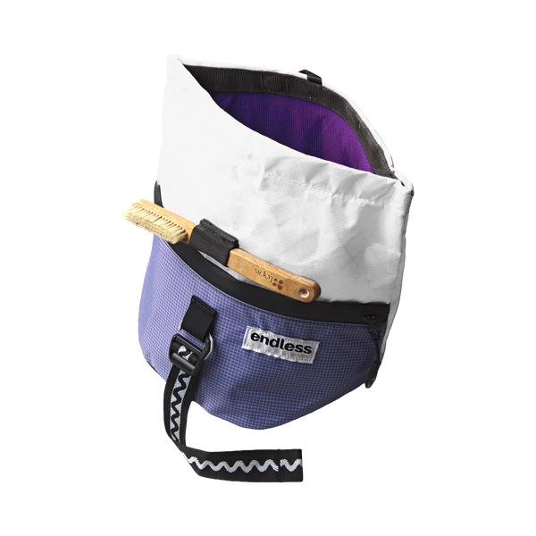 Magnetic Brush Bucket in White Stoneflower, open