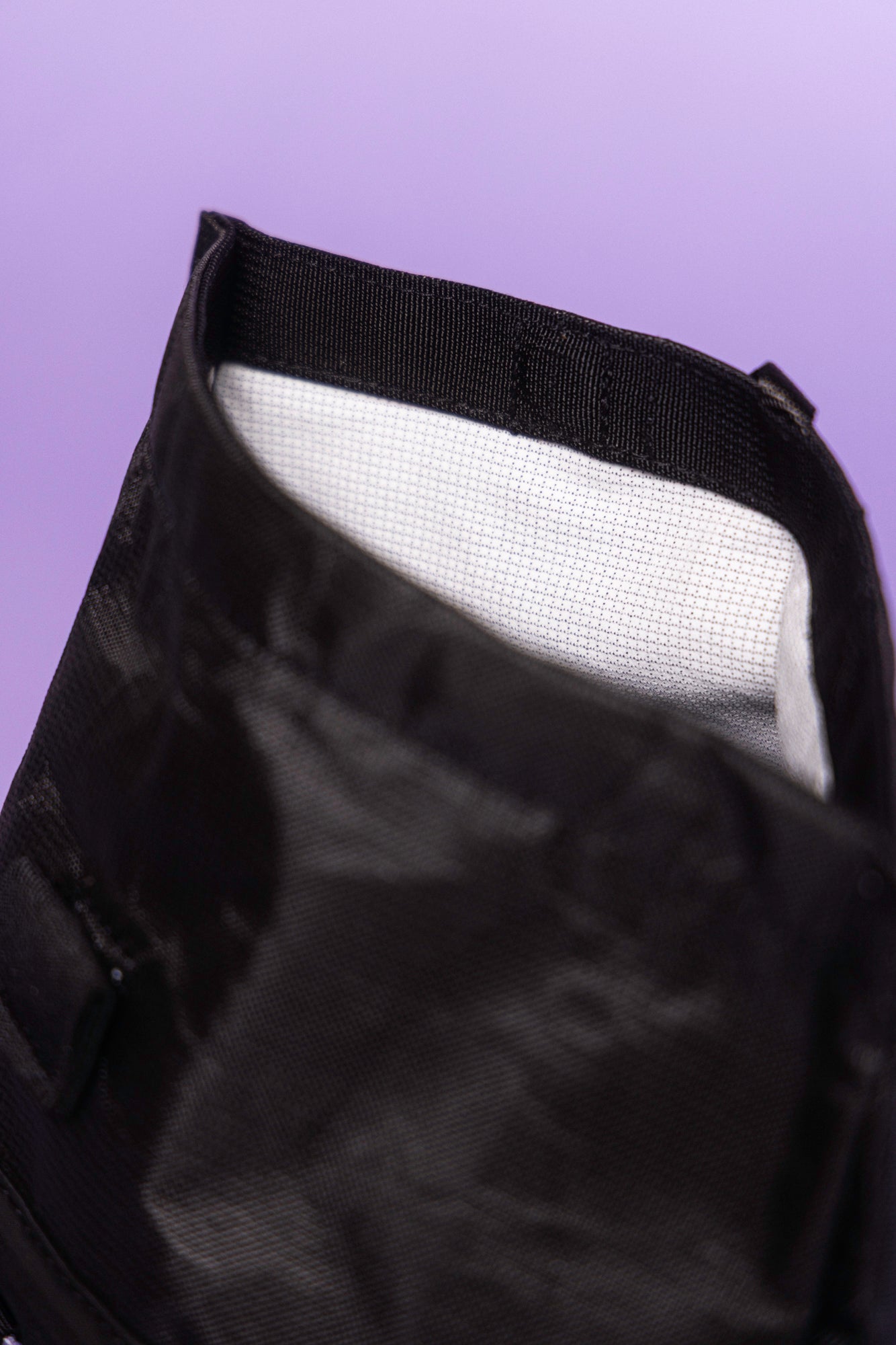 Magnetic Brush Bucket w/ Cool Stretch Liner