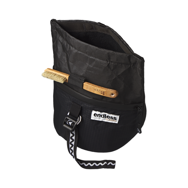 Magnetic Brush Bucket in Blackout, open