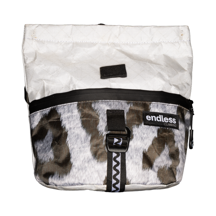 Magnetic Brush Bucket in Snow Leopard