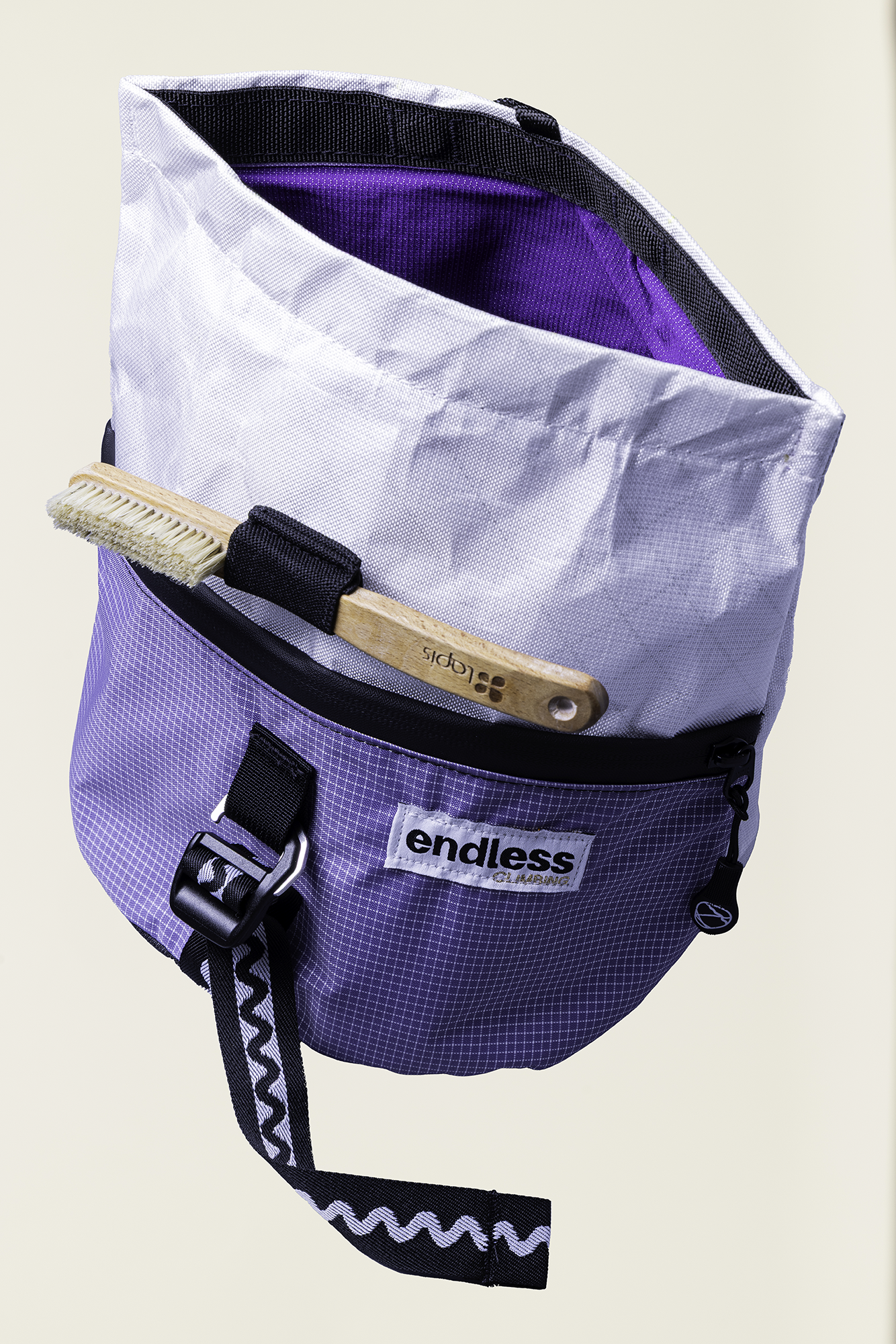 Magnetic Brush Bucket